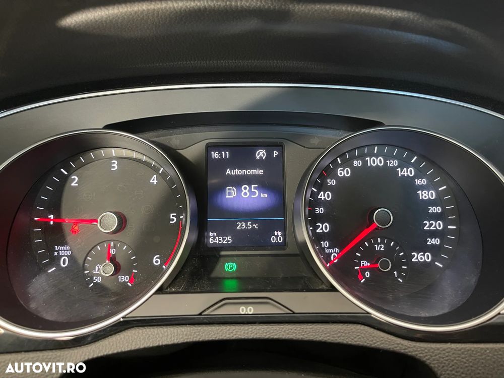Volkswagen Passat 2.0 TDI DSG Highline - 27
