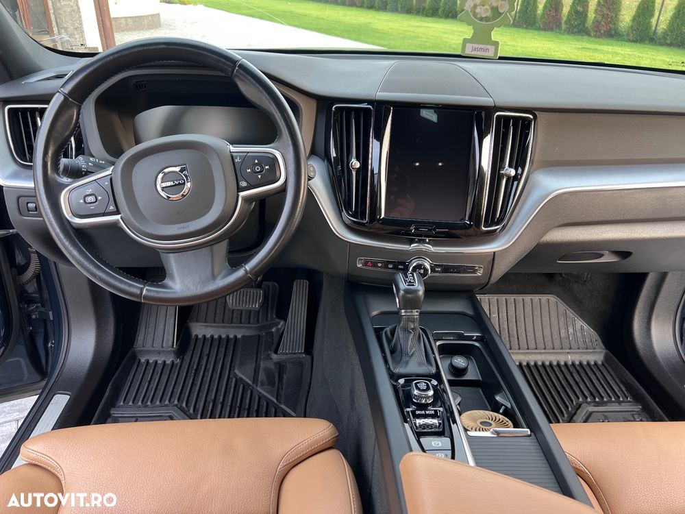 Volvo XC 60 D4 Momentum Pro - 4