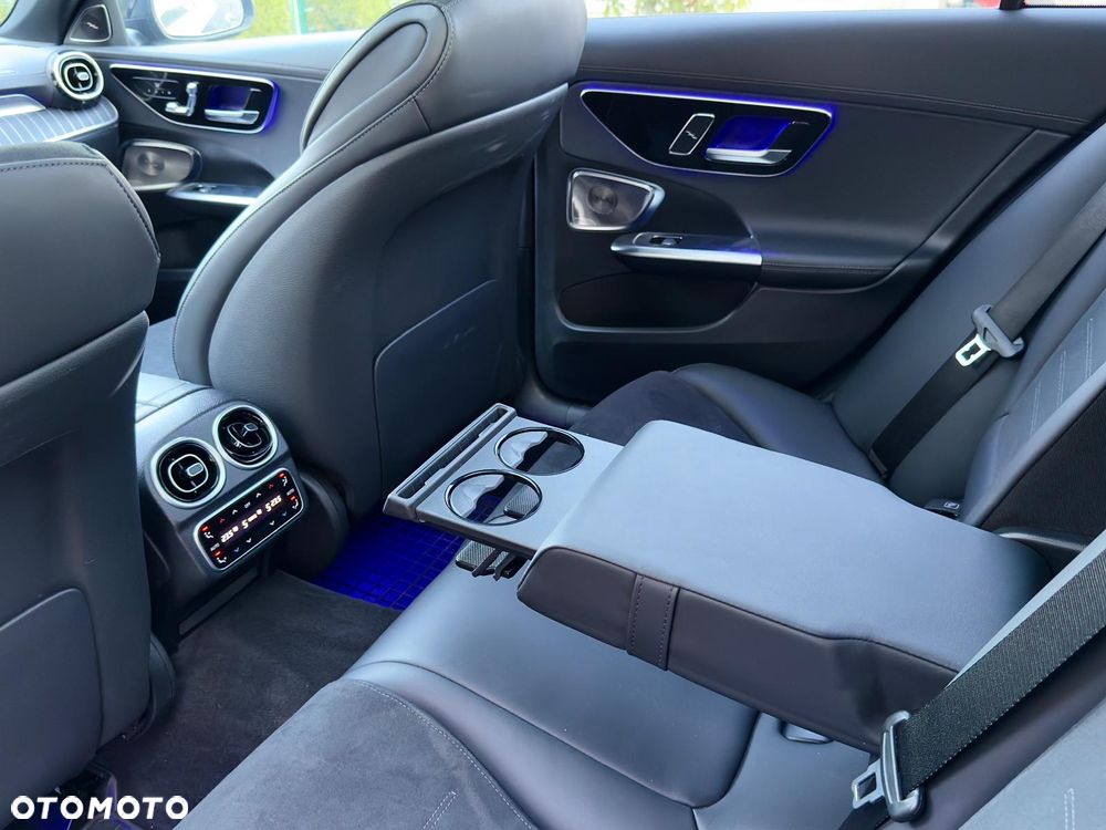 Mercedes-Benz Klasa C ver-300-de-phev-4--matic-amg - 18