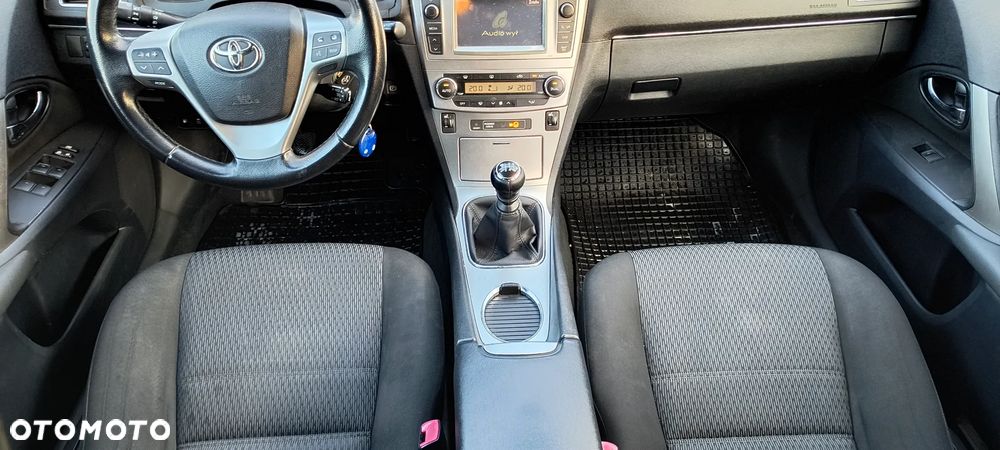 Toyota Avensis 1.8 Comfort - 6