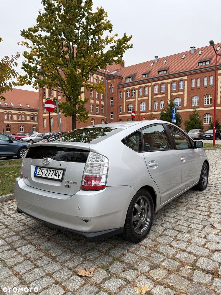 Toyota Prius - 5