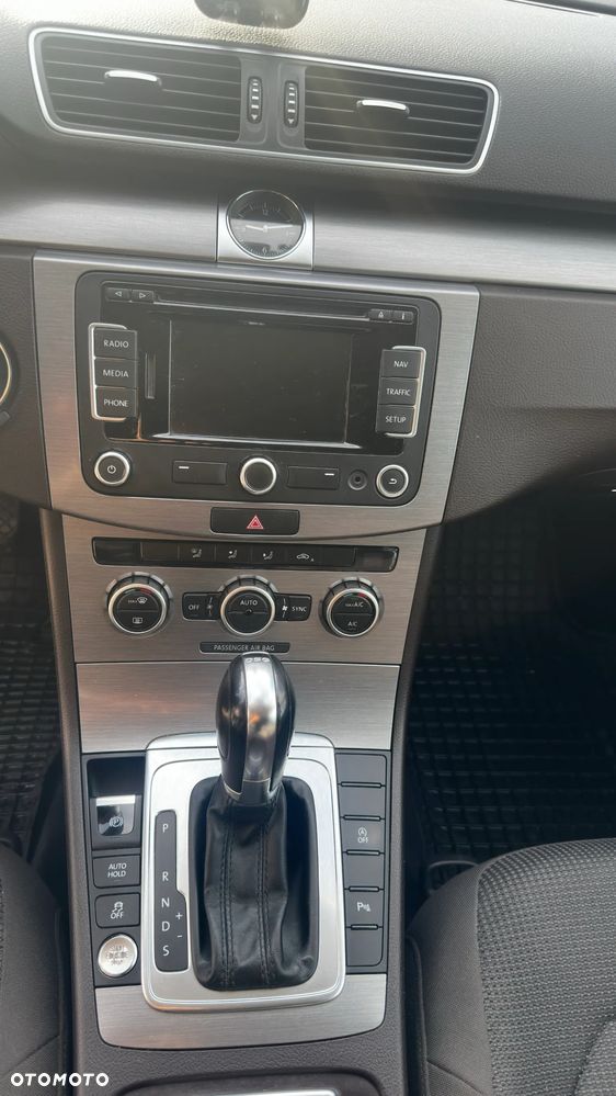Volkswagen Passat 2.0 TDI Comfortline DSG - 14