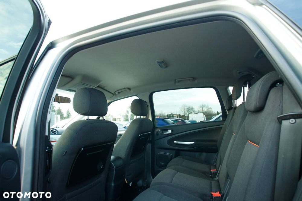 Ford S-Max 2.0 FF Titanium - 21