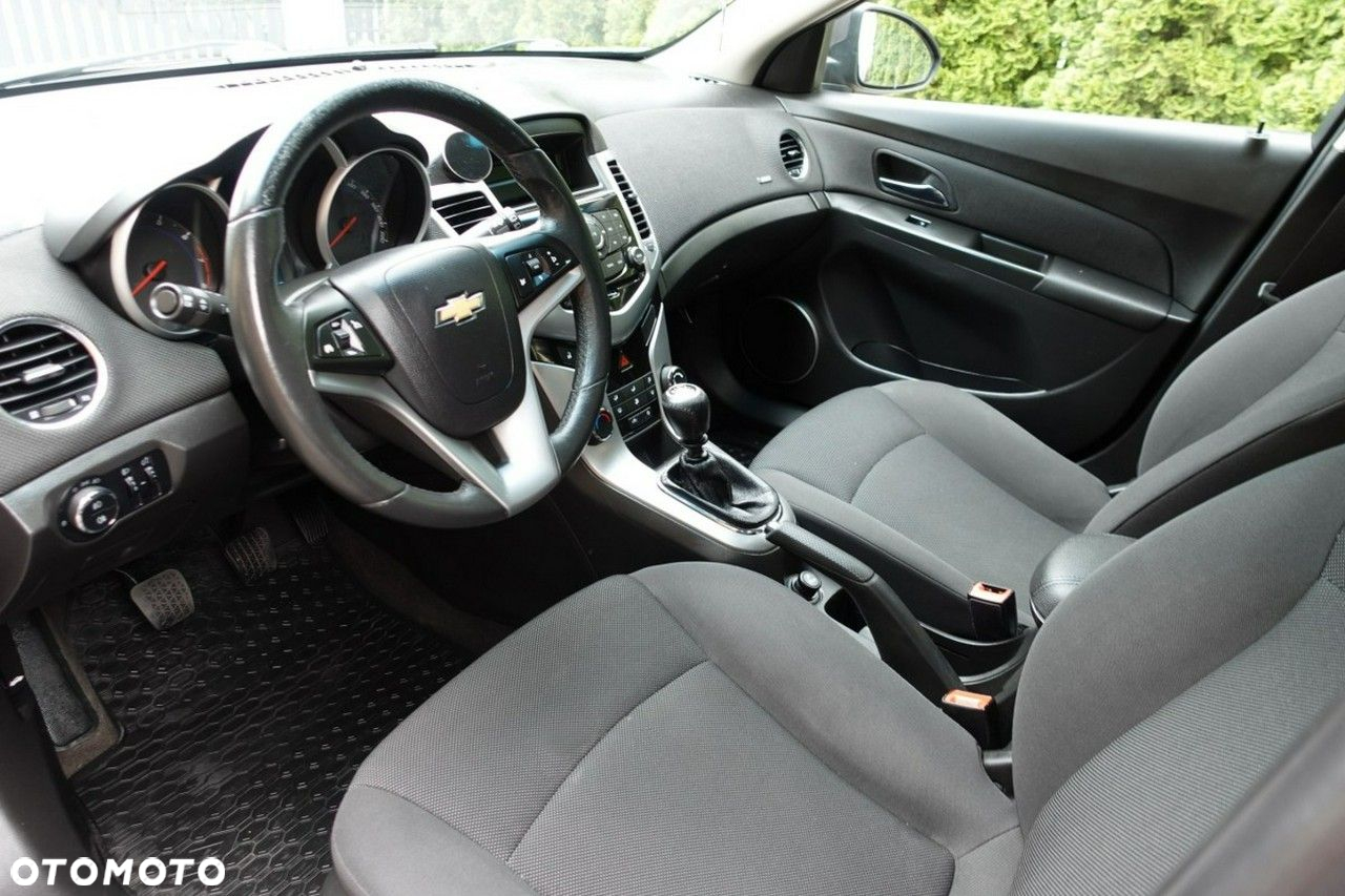 Chevrolet Cruze - 12