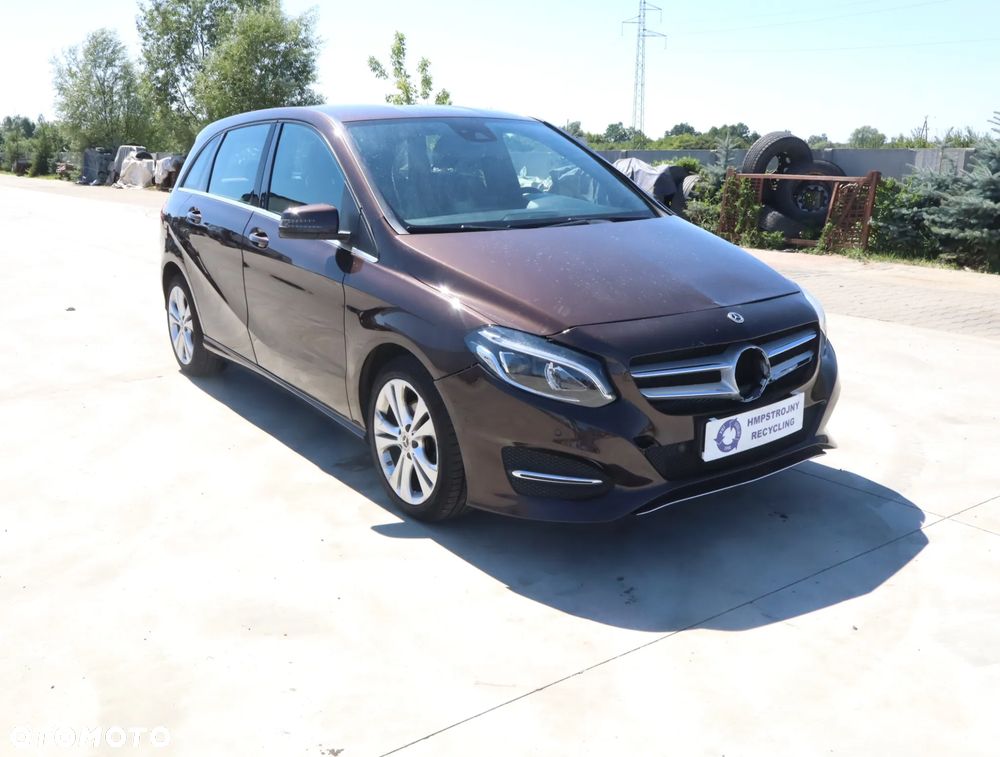 Mercedes-Benz Klasa B 180 7G-DCT UrbanStyle Edition - 3