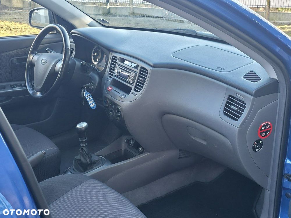 Kia Rio - 9