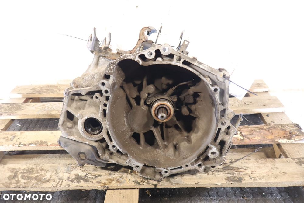 SKRZYNIA BIEGÓW 6 BIEGOWA TOYOTA YARIS III LIFT 1.4 31115-0D111 - 1