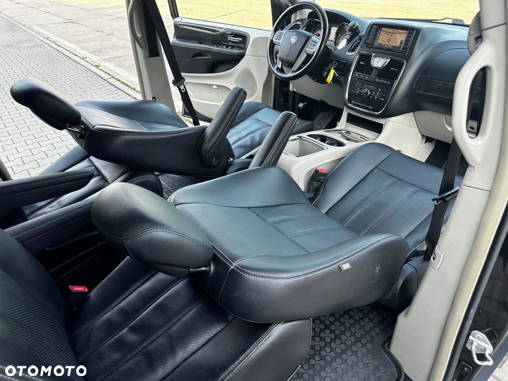 Lancia Voyager 2.8 Multijet 16v Platinum - 21