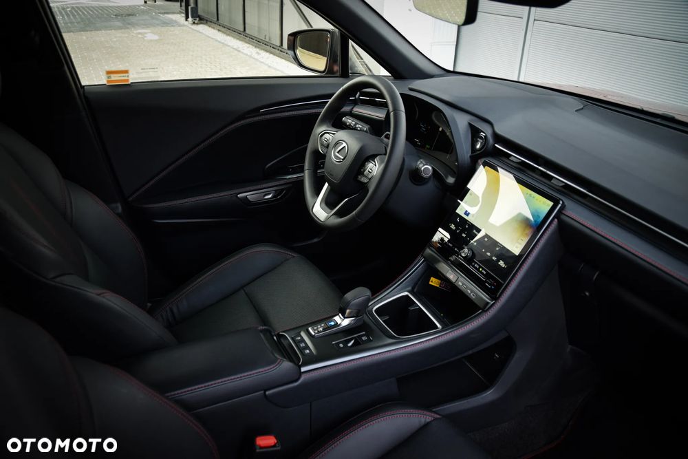 Lexus LBX 1.5 Hybrid Emotion - 4