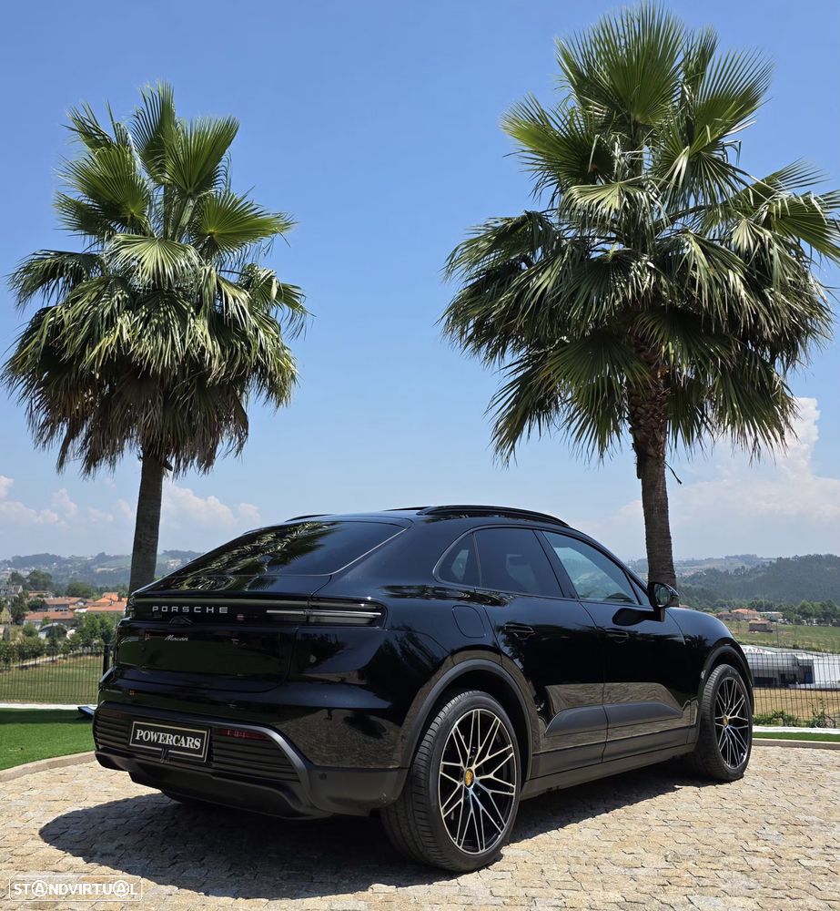 Porsche Macan Electric - 12