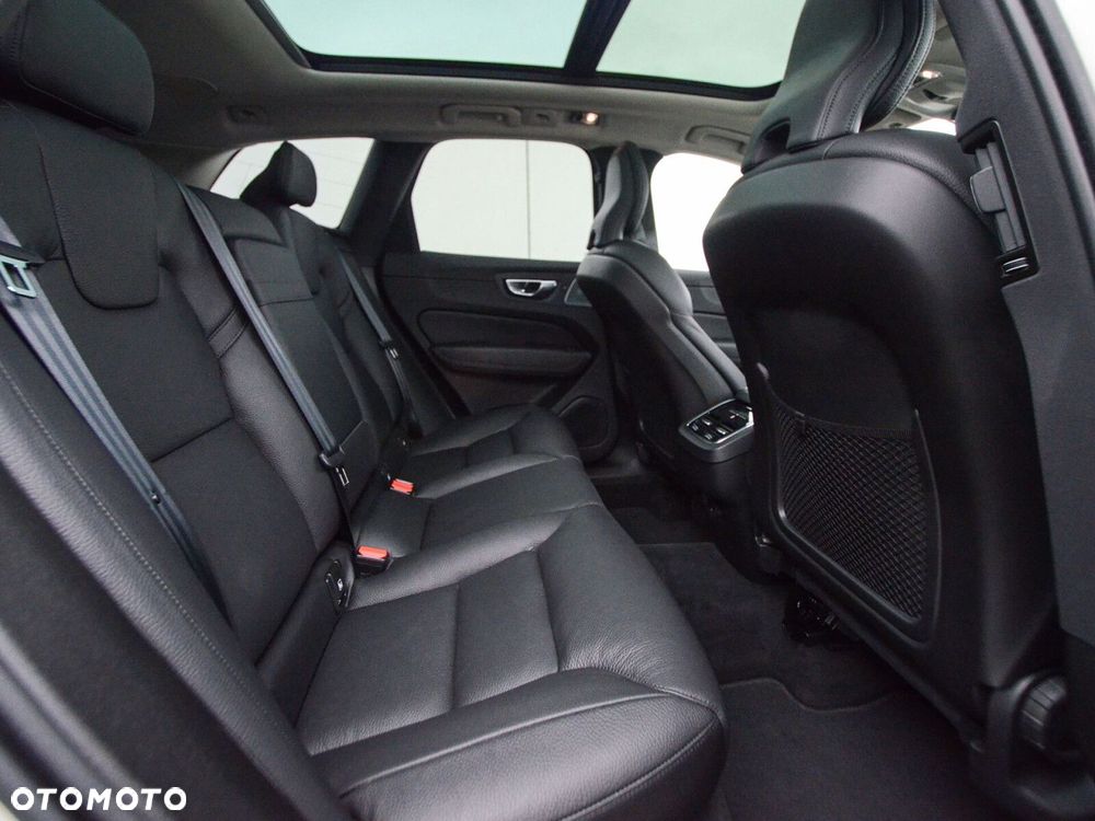 Volvo XC 60 D5 SCR AWD Inscription - 32