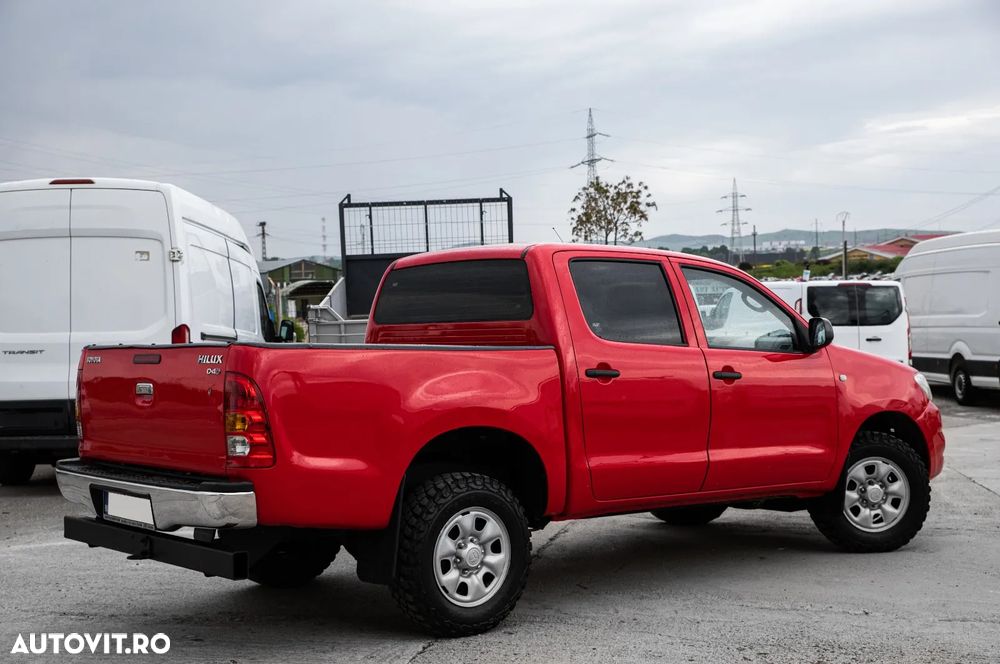 Toyota Hilux 4x4 Double Cab - 12