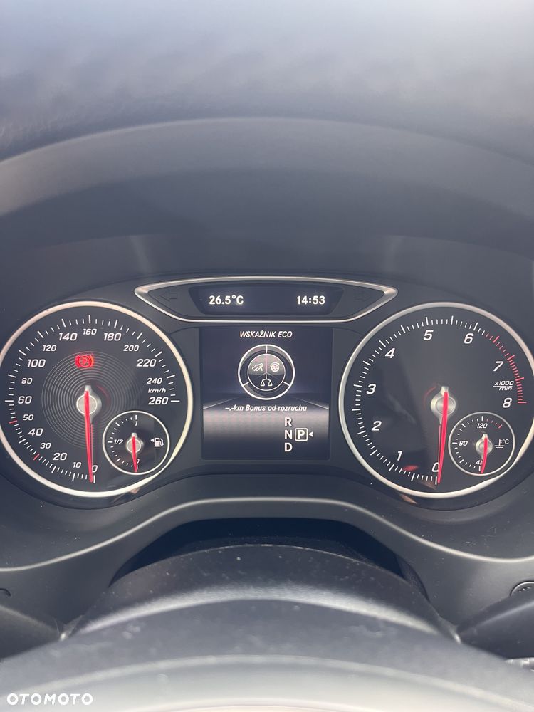 Mercedes-Benz GLA - 10