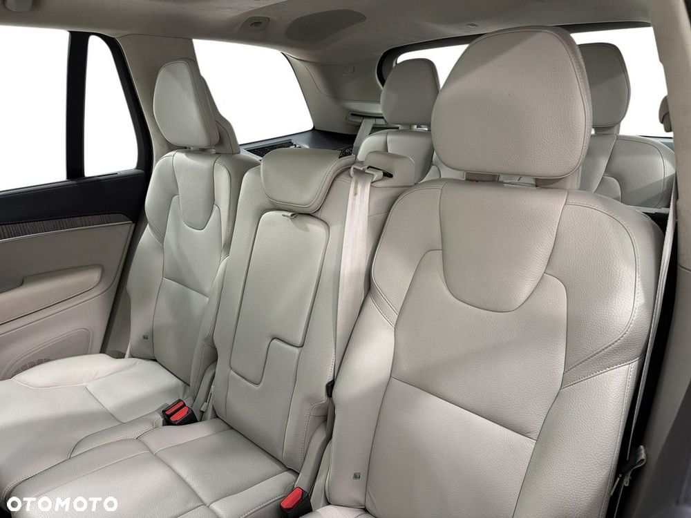 Volvo XC 90 - 13