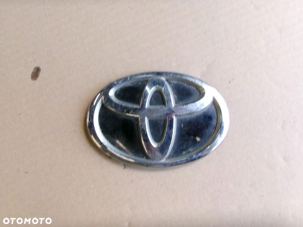ZNACZEK EMBLEMAT TOYOTA AYGO II   TYŁ - 1