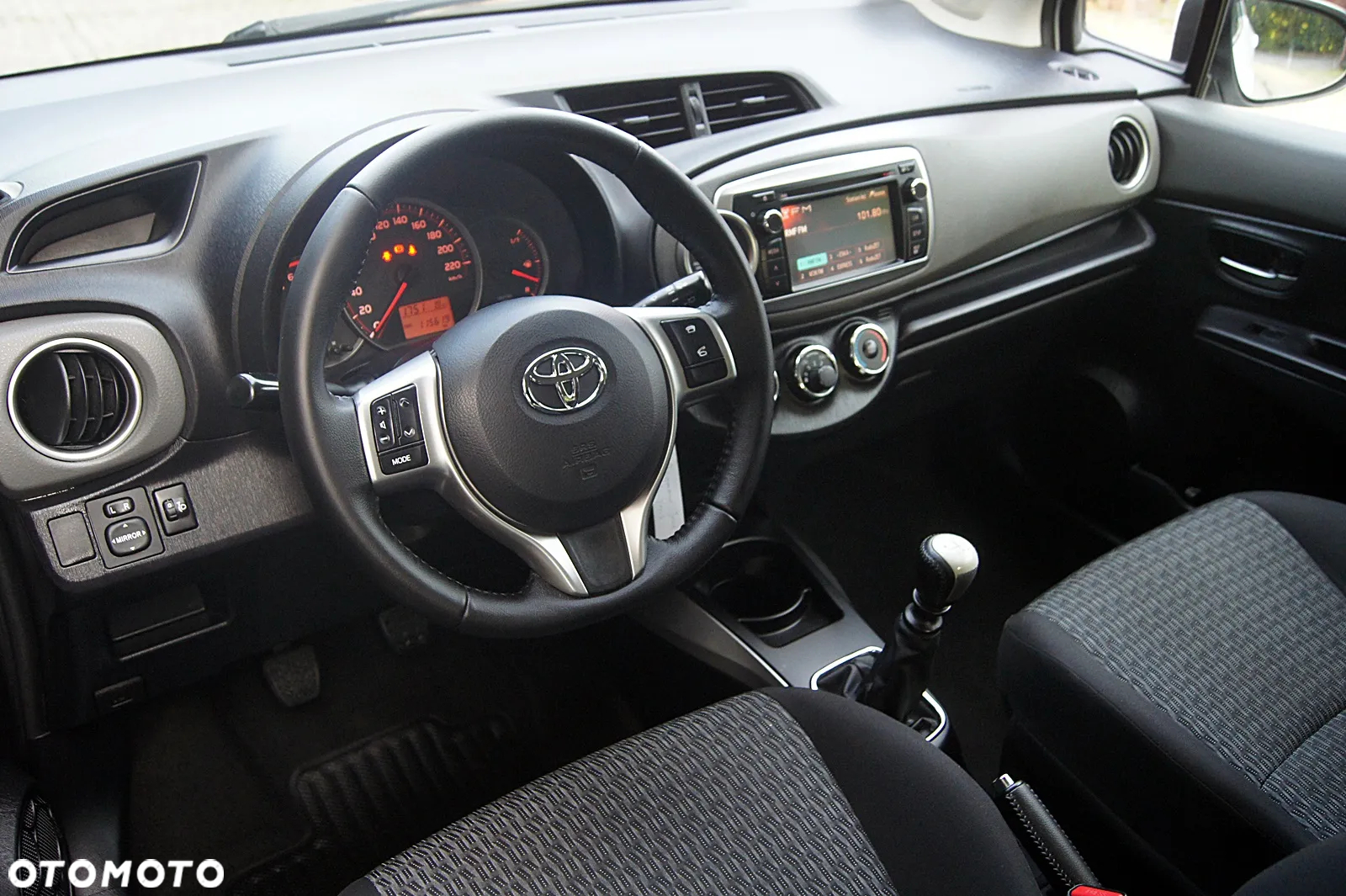 Toyota Yaris 1.33 VVT-i Style - 22