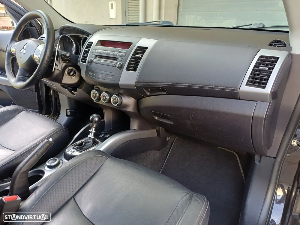 Mitsubishi Outlander 2.2 DI-D Instyle 2 Aut. 4WD - 39
