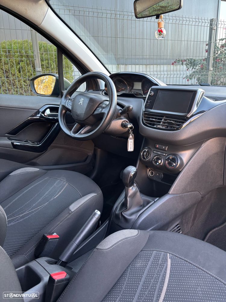 Peugeot 208 1.4 HDi Access - 18