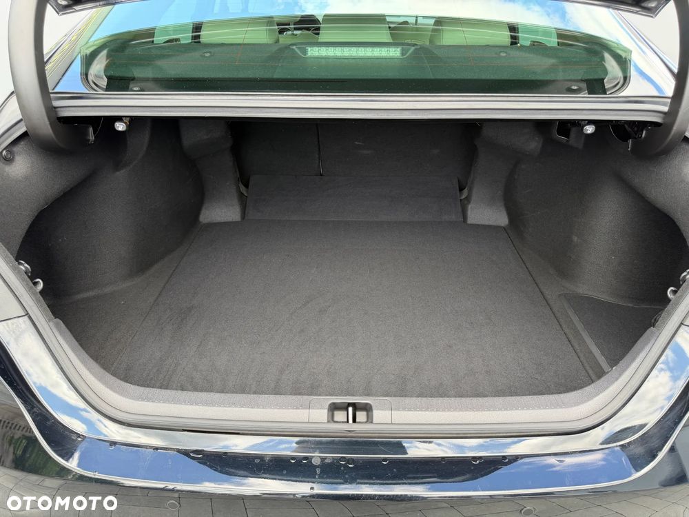 Toyota Camry 2.5 Hybrid Executive CVT - 30