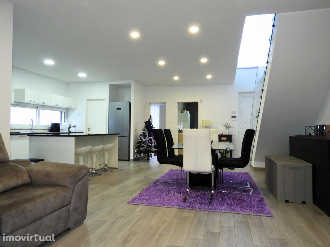 Moradia T4 Moderna com Piscina e Jardim – Santarém - Grande imagem: 3/18