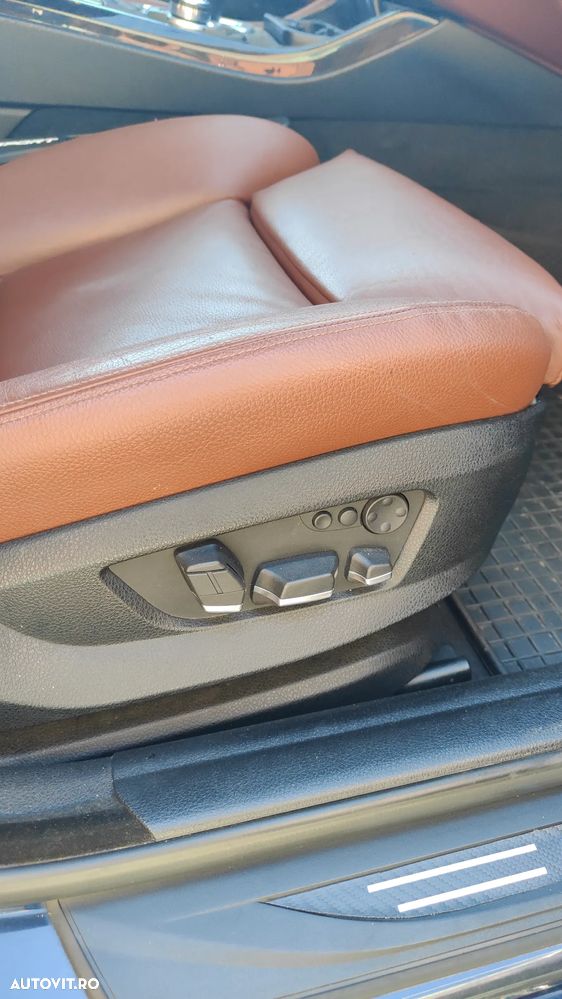 BMW Seria 5 525d xDrive Touring - 11