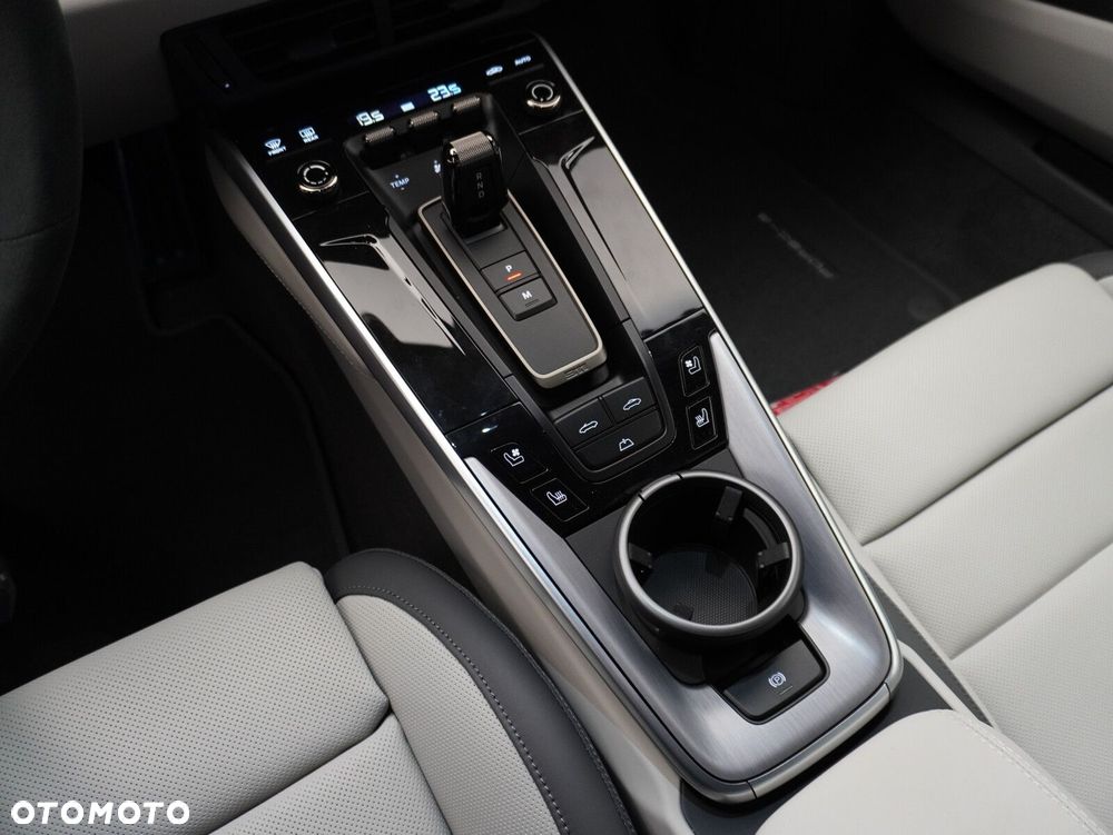 Porsche 911 Turbo S - 28
