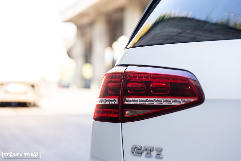VW Golf 2.0 TSi GTi DSG Performance - 14