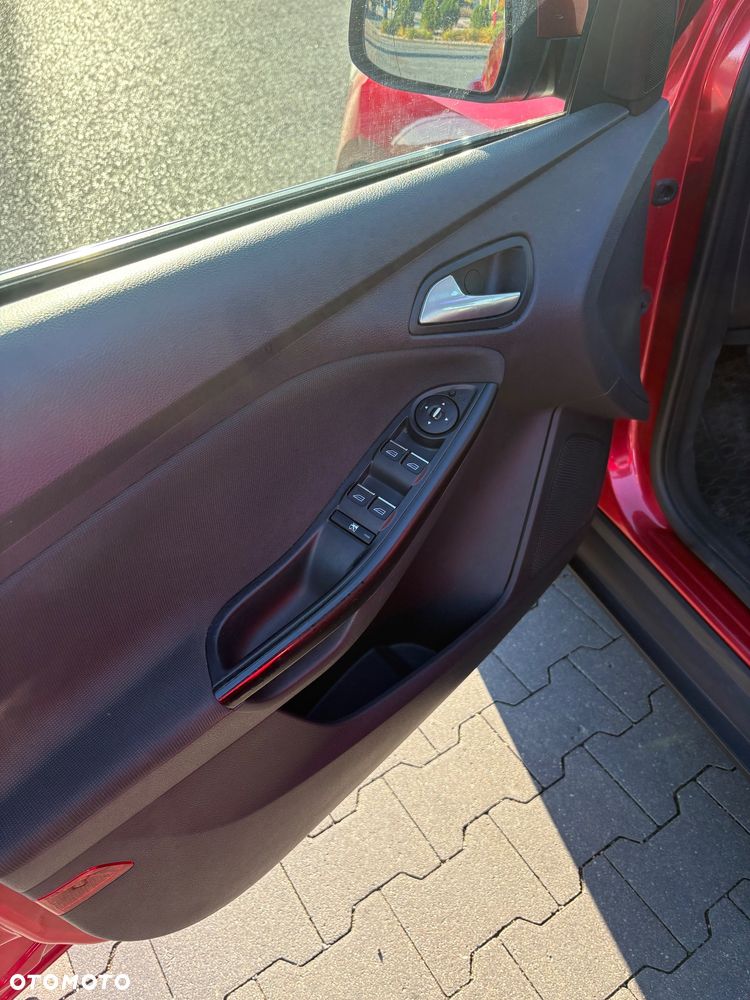 Ford Focus 1.6 EcoBoost Trend - 11
