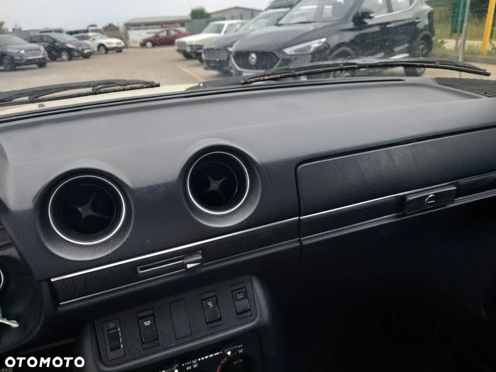 Mercedes-Benz W123 - 11