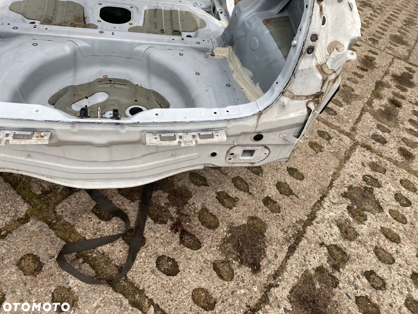 KIA CEED II GT HB TYLNY PAS WANNA BIAŁY HW 12-18 - 4