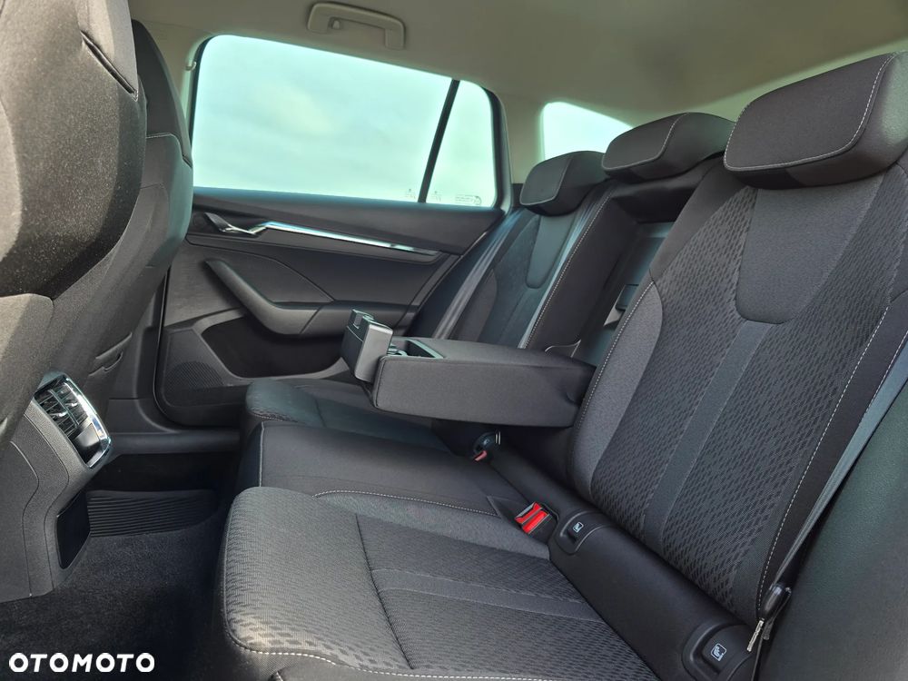 Skoda Octavia 2.0 TDI 4x4 Style DSG - 26