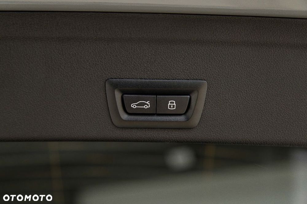 BMW X6 xDrive30d mHEV - 12