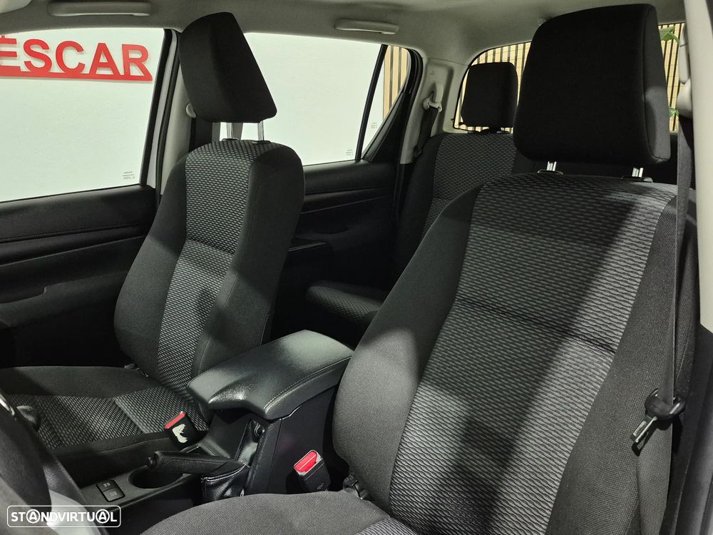 Toyota Hilux 2.4D-4D 4X4 | GARANTIA | NACIONAL - 3 LUG - 2020 - 18