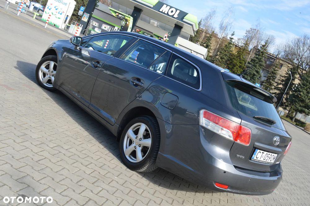 Toyota Avensis 2.0 D-4D Sol - 25