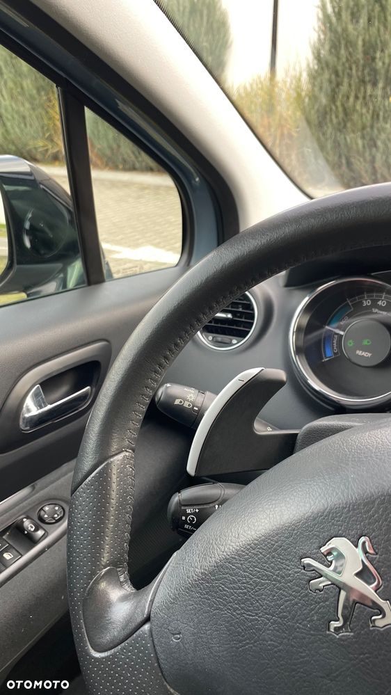 Peugeot 3008 2.0 HDi HYbrid4 - 18