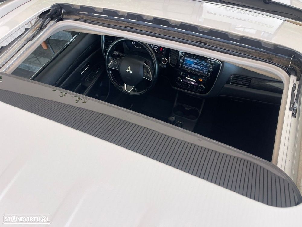 Mitsubishi Outlander 2.2 DI-D Instyle Navi - 11