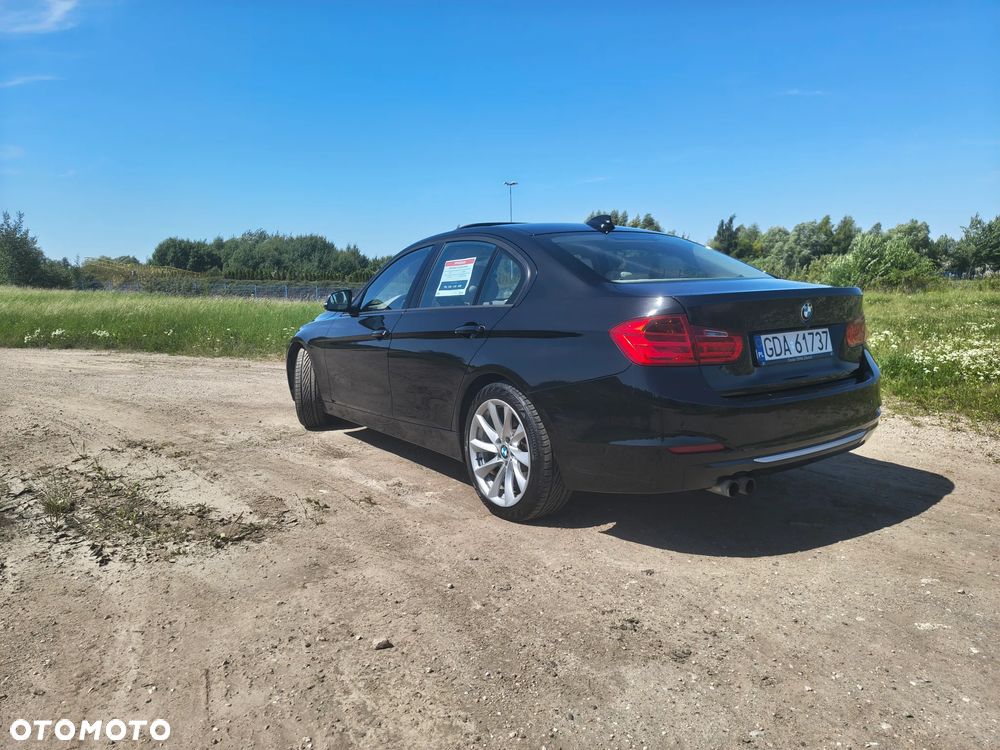 BMW Seria 3 328i xDrive Modern Line - 7