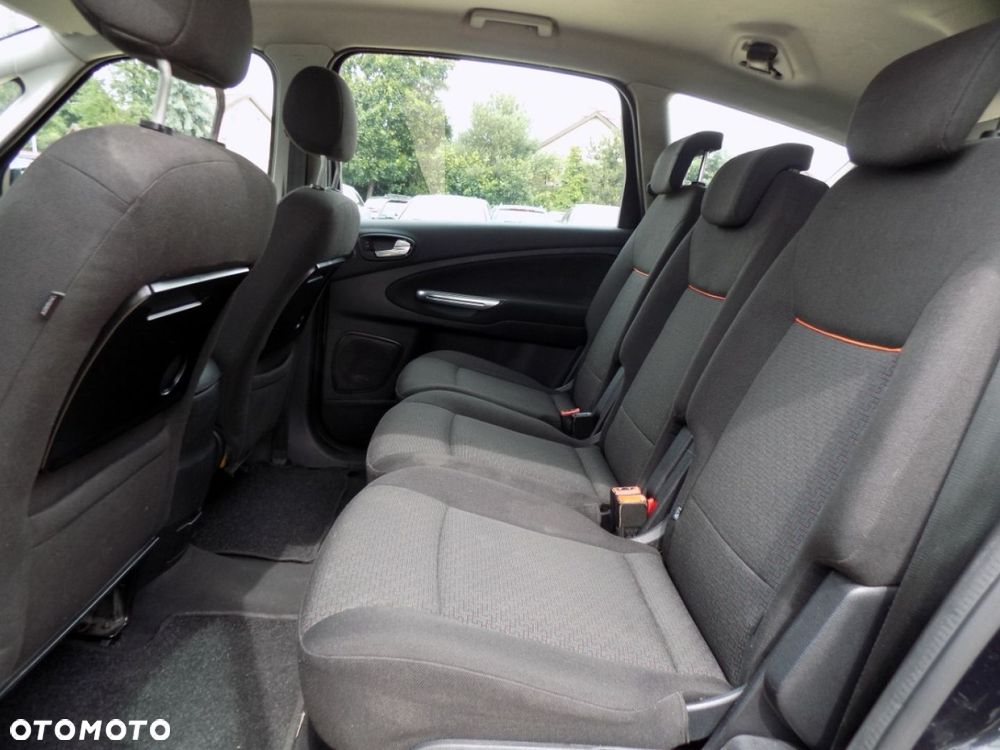 Ford S-Max - 8