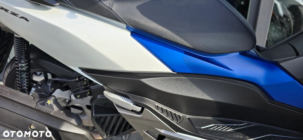 Honda NSS - 17