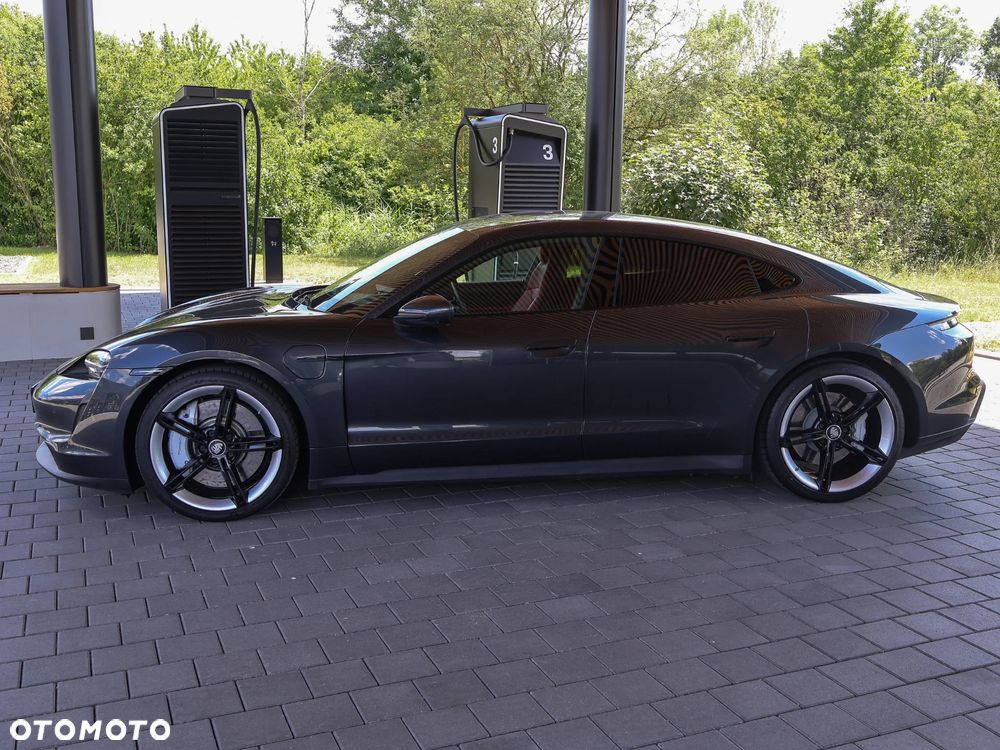 Porsche Taycan 4S Performance Plus - 3