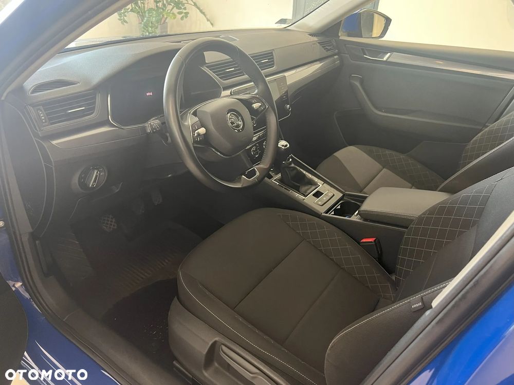 Skoda Superb 2.0 TDI SCR Active - 8