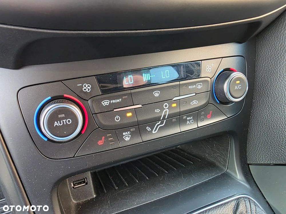 Ford Focus 2.0 TDCi ST mit Leder-Sport-Paket - 30