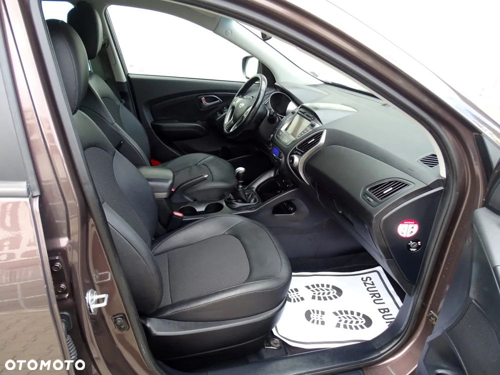 Hyundai ix35 1.6 2WD Fifa World Cup Edition - 12