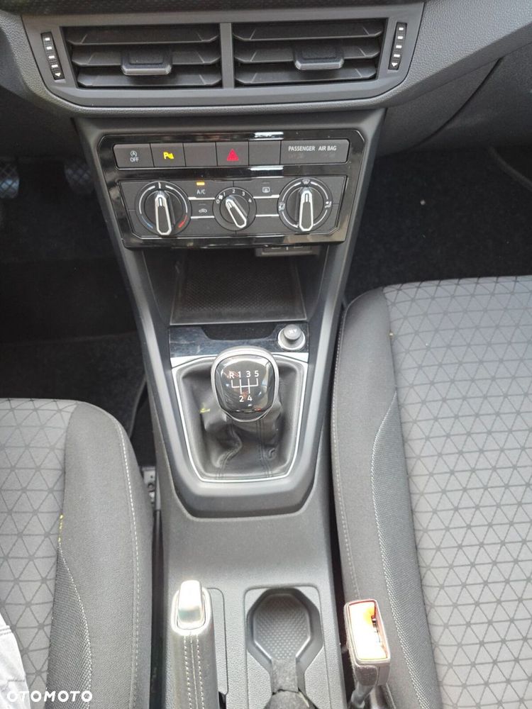 Volkswagen T-Cross - 24