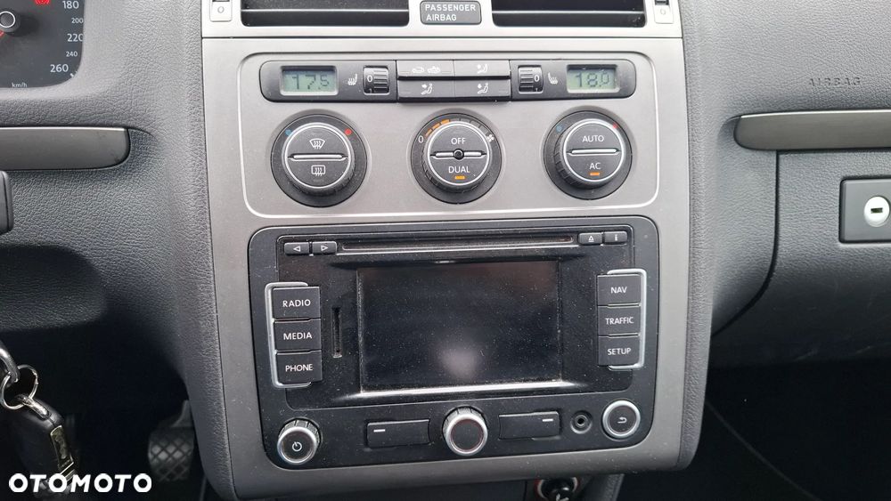 Volkswagen Touran - 18