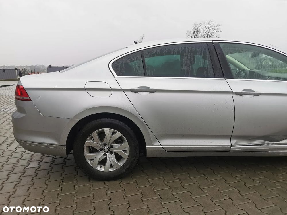 Volkswagen Passat 2.0 TDI (BlueMotion Technology) DSG Comfortline - 13