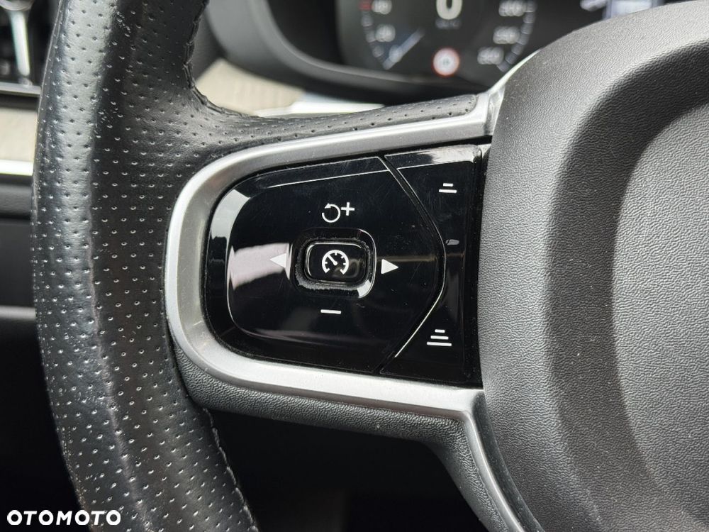 Volvo XC 60 - 32