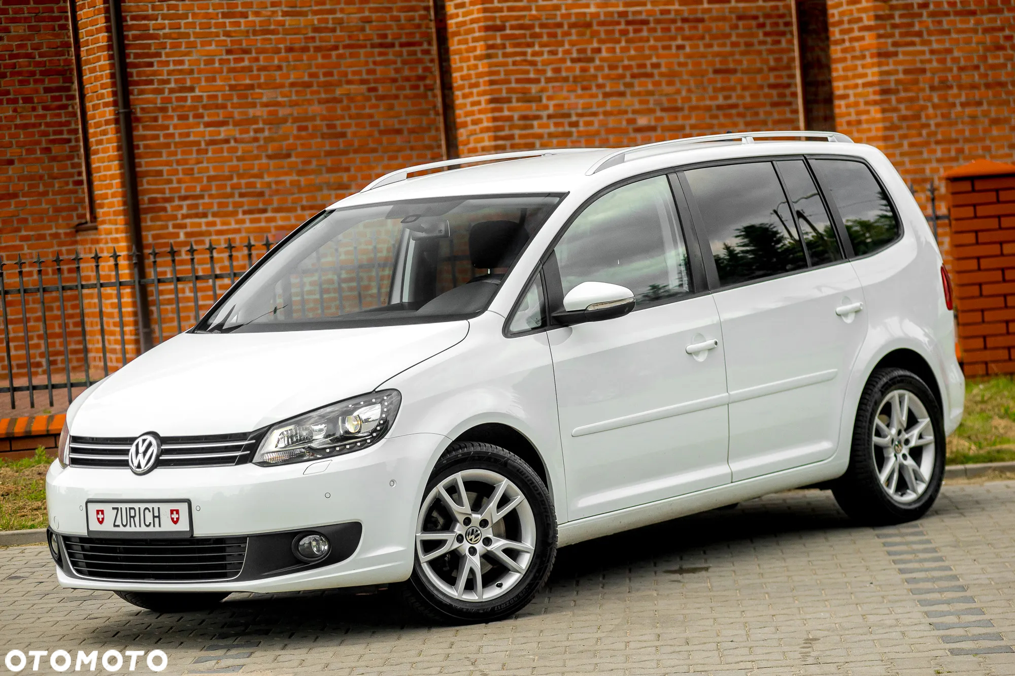 Volkswagen Touran 1.4 TSI DSG Cup - 13