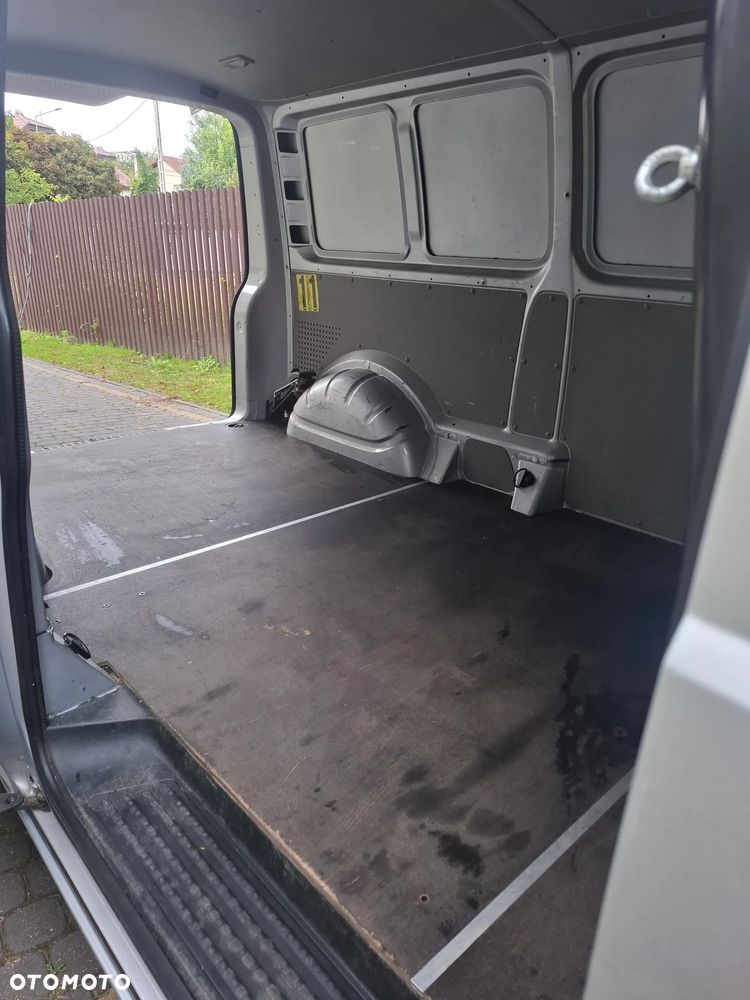 Volkswagen Transporter - 8
