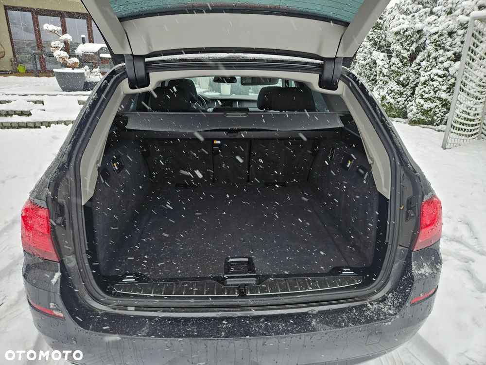 BMW Seria 5 520d xDrive - 22